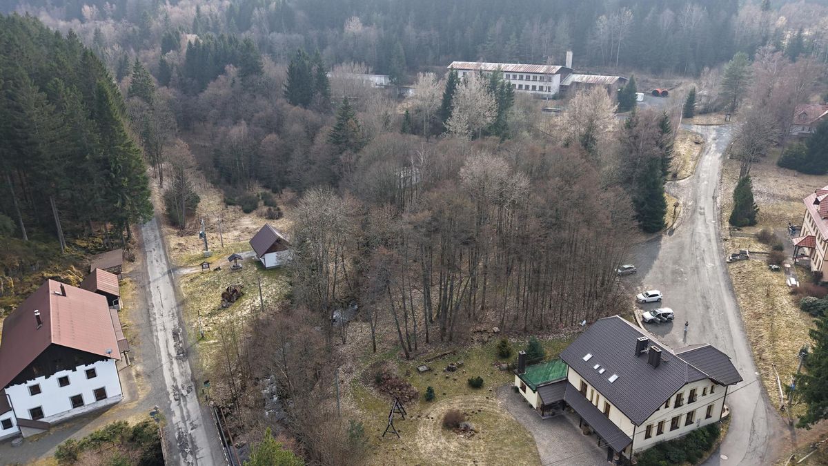 Prodej stavebního pozemku 1000 m² – fotografie 3