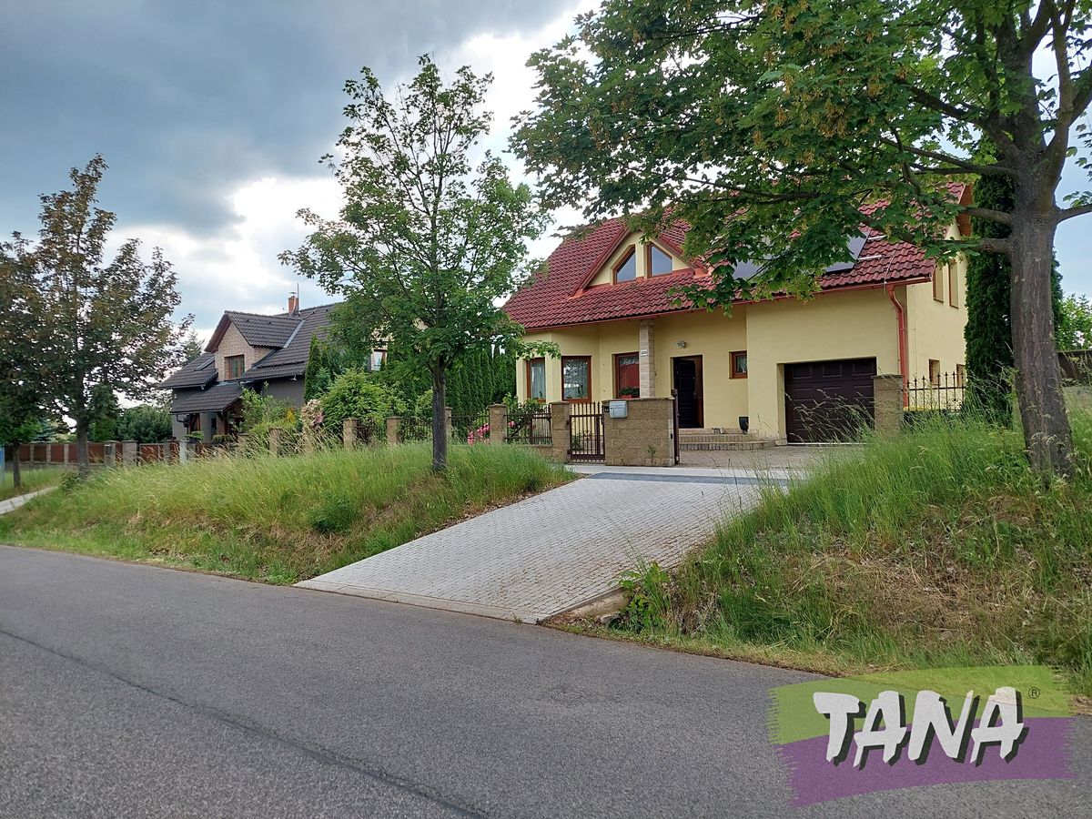 Prodej rodinného domu 138 m², pozemek 681 m² – fotografie 3