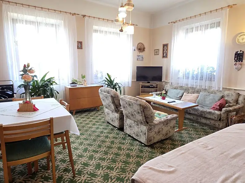 Prodej bytu 2+1 60 m², Planá – náhled fotky 2