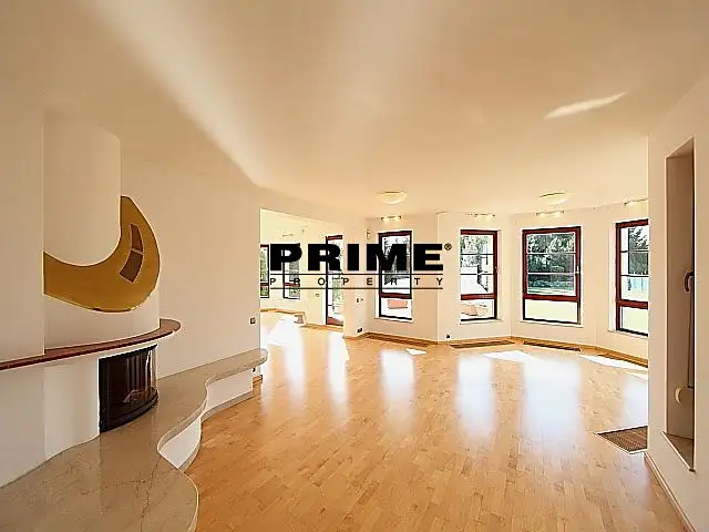 Pronájem rodinného domu 440 m², pozemek 1096 m², Praha – náhled fotky 2