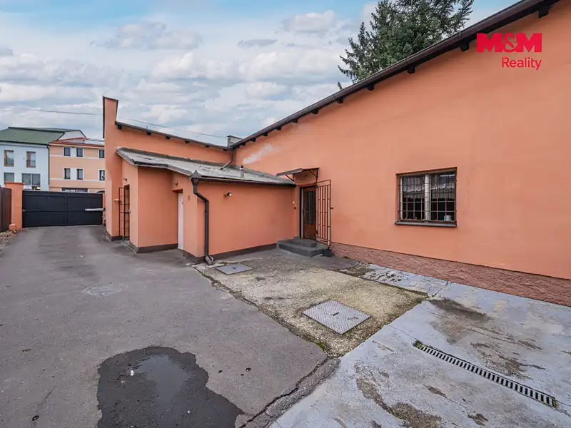 Prodej obchodního prostoru 691 m², Úvaly – náhled fotky 2