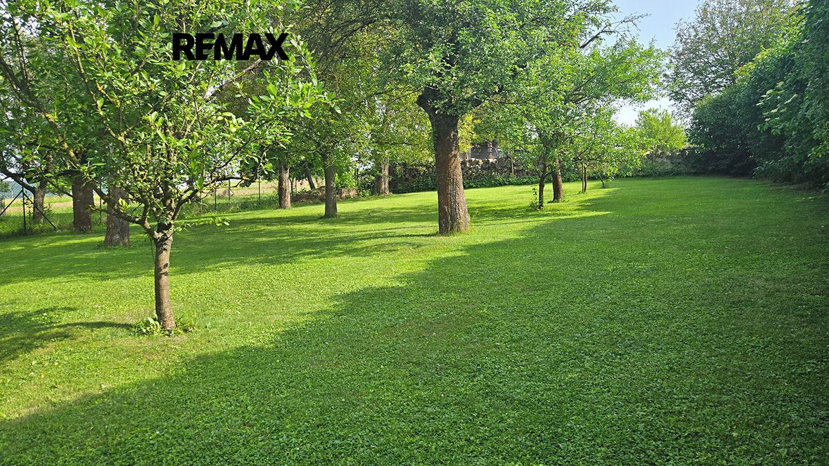 Prodej stavebního pozemku 564 m² – fotografie 2