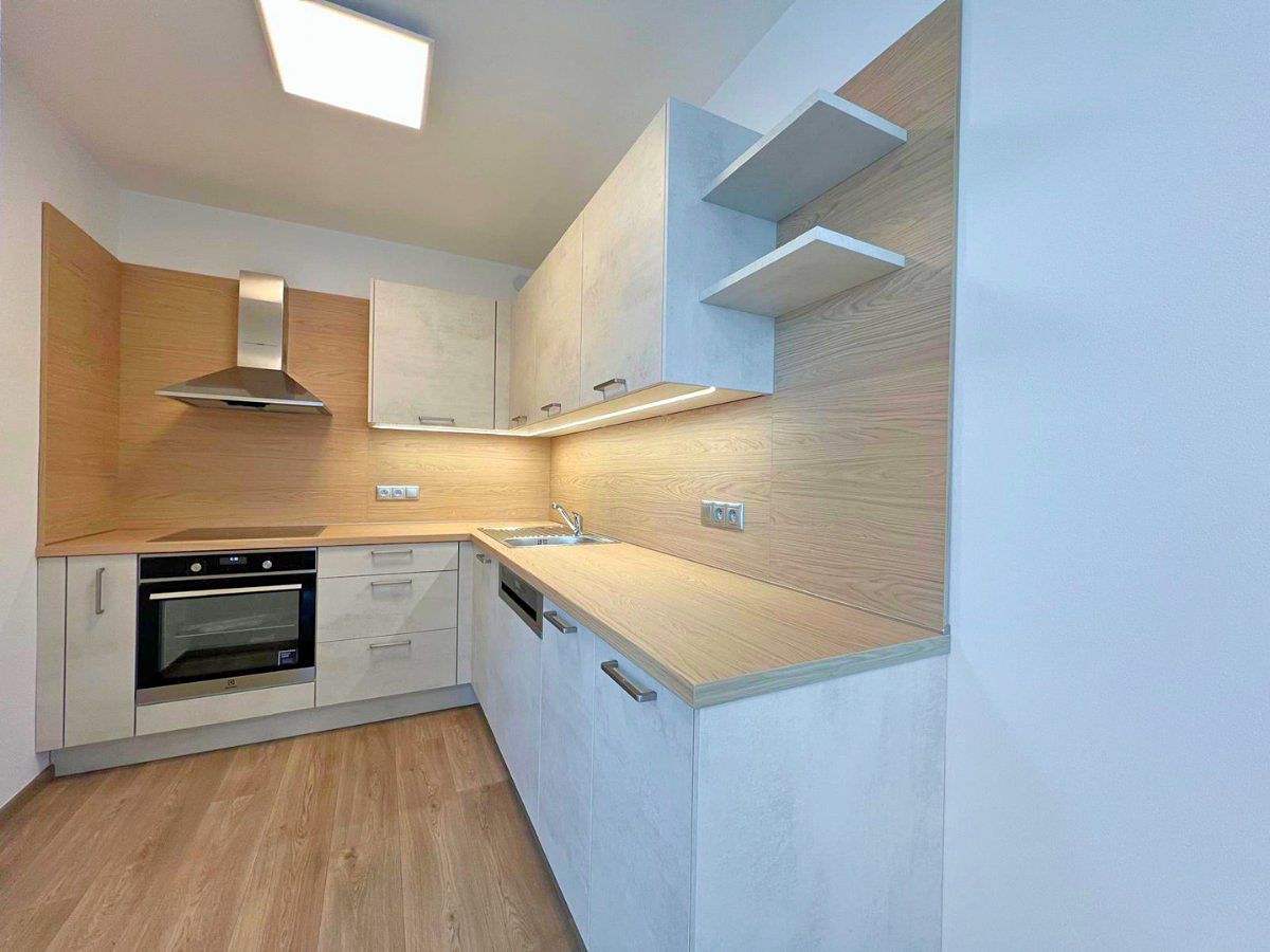 Pronájem bytu 3+kk 72 m²