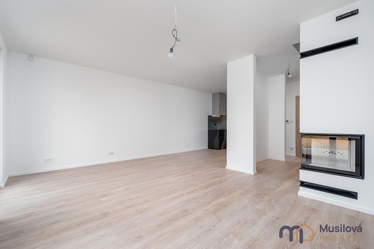 Pronájem rodinného domu 92 m², pozemek 384 m² – fotografie 4