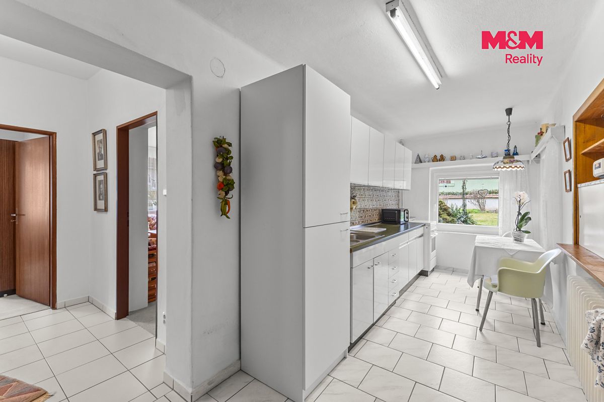 Prodej rodinného domu 245 m², pozemek 643 m² – fotografie 4