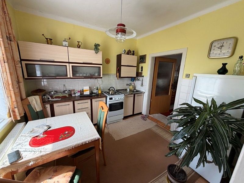 Prodej rodinného domu 200 m², pozemek 580 m² – fotografie 3