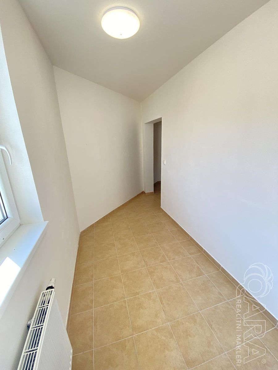 Pronájem bytu 2+kk 53 m² – fotografie 3
