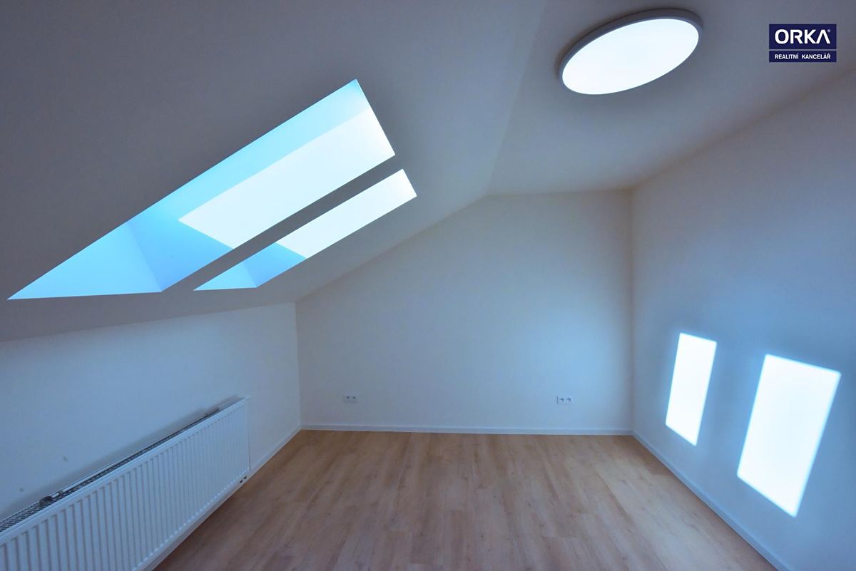 Pronájem rodinného domu 148 m², pozemek 658 m² – fotografie 4