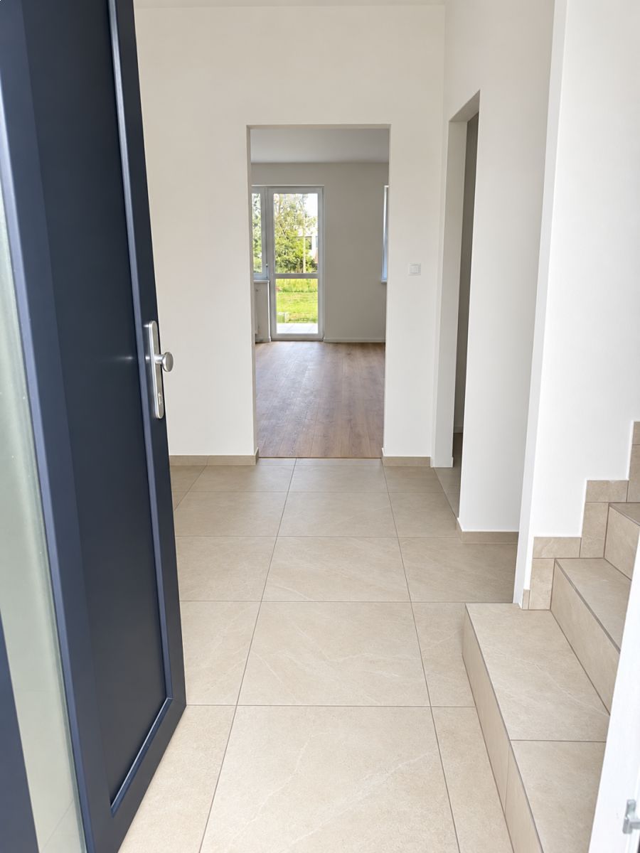 Prodej rodinného domu 140 m², pozemek 253 m² – fotografie 3