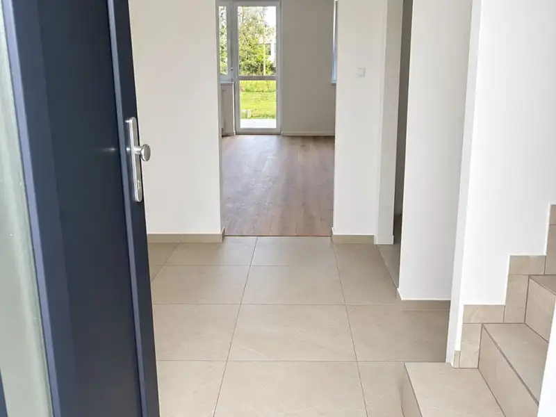 Prodej rodinného domu 140 m², pozemek 253 m², Prace – náhled fotky 3