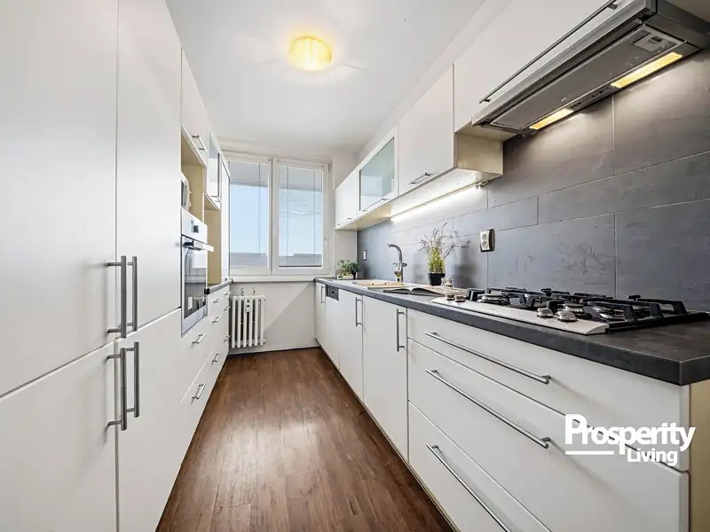 Prodej bytu 3+1 73 m², Praha – náhled fotky 2