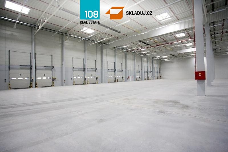 Pronájem skladového prostoru 2500 m² – fotografie 3