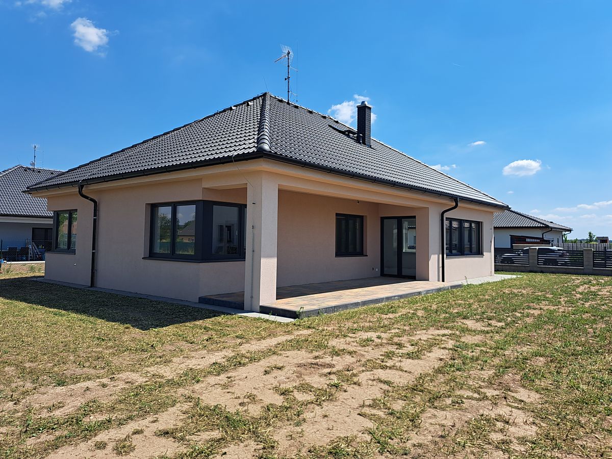 Prodej rodinného domu 120 m², pozemek 1051 m² – fotografie 3