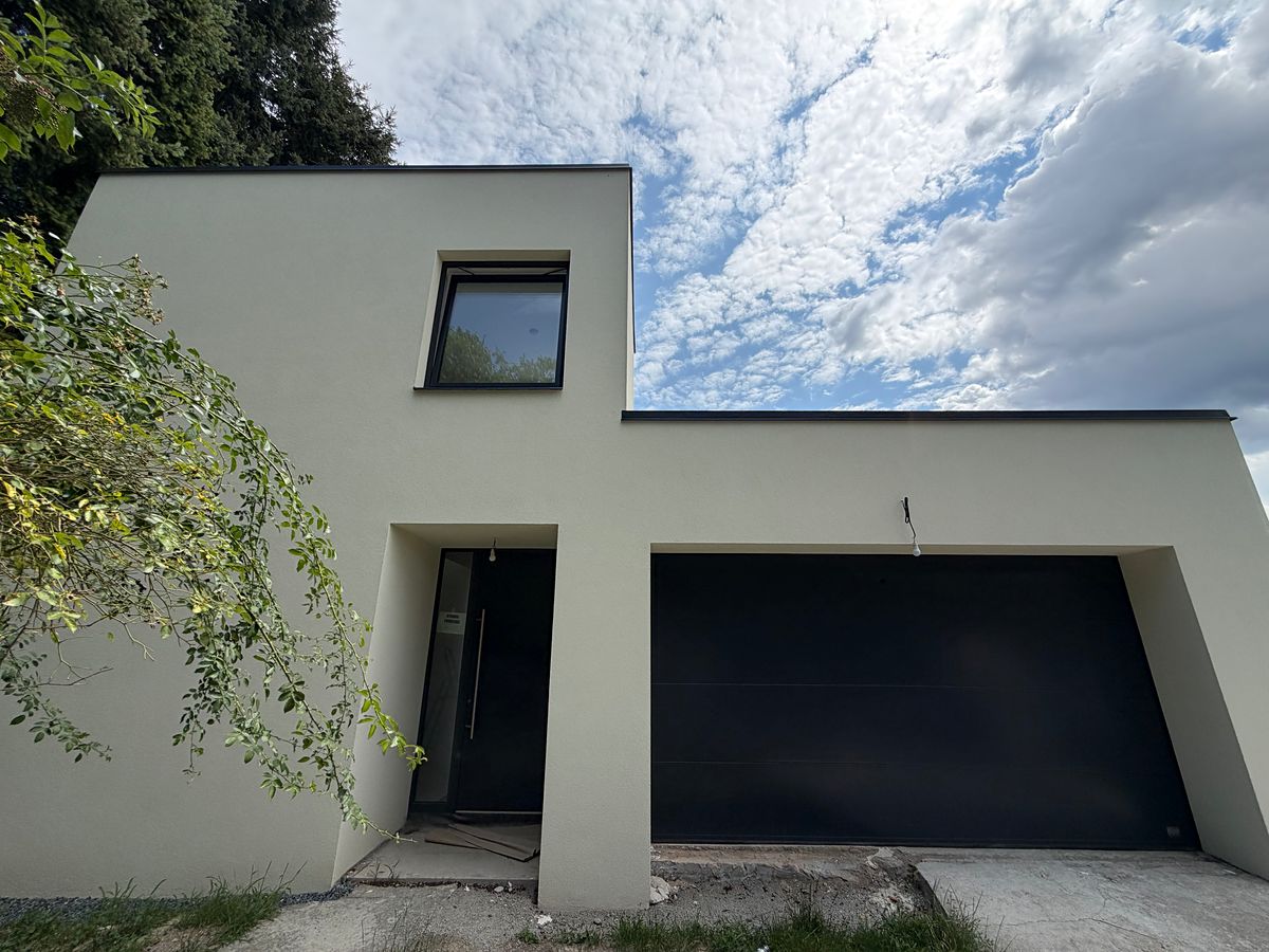 Prodej rodinného domu 270 m², pozemek 776 m²
