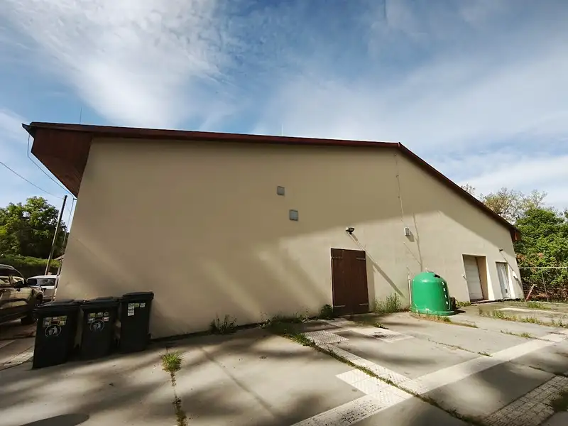 Prodej specifického typu nemovitosti 1500 m², Nový Knín – náhled fotky 2