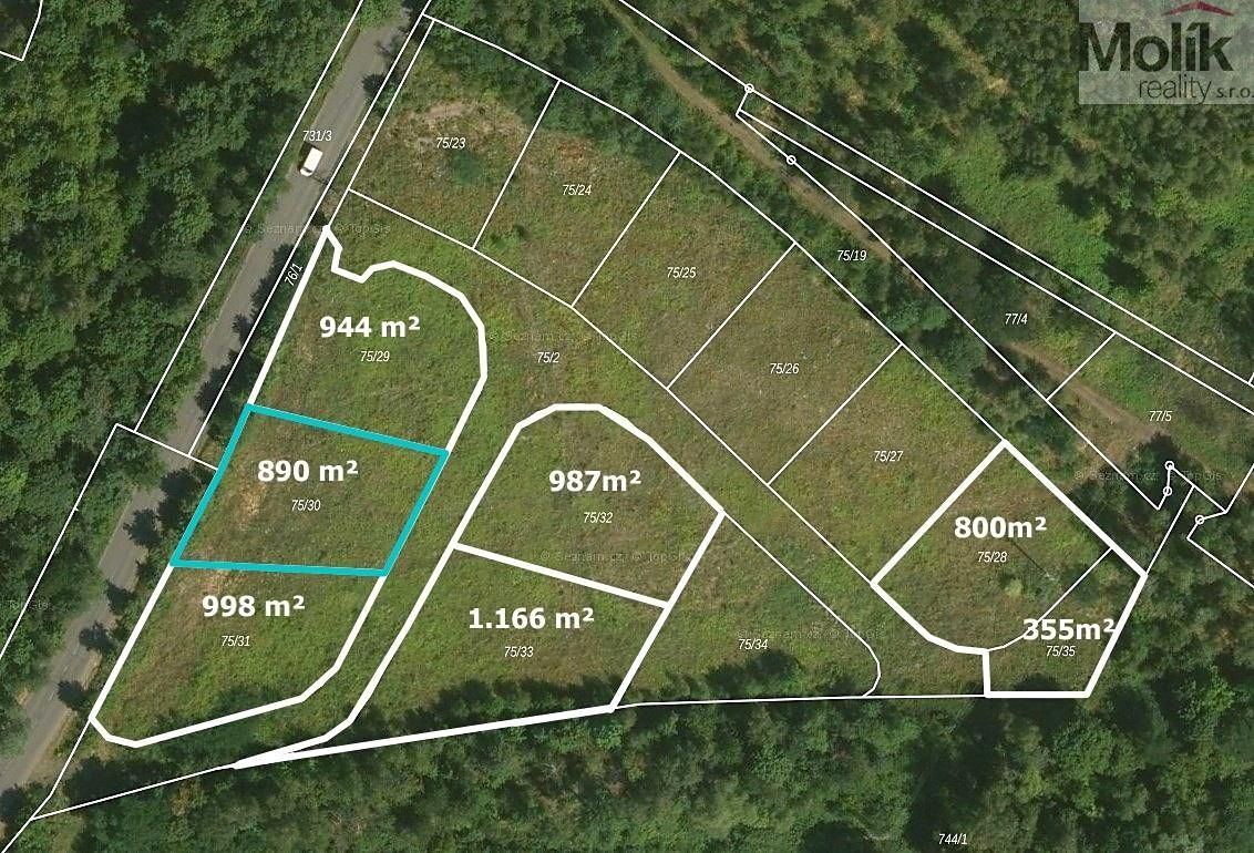 Prodej stavebního pozemku 890 m² – fotografie 2
