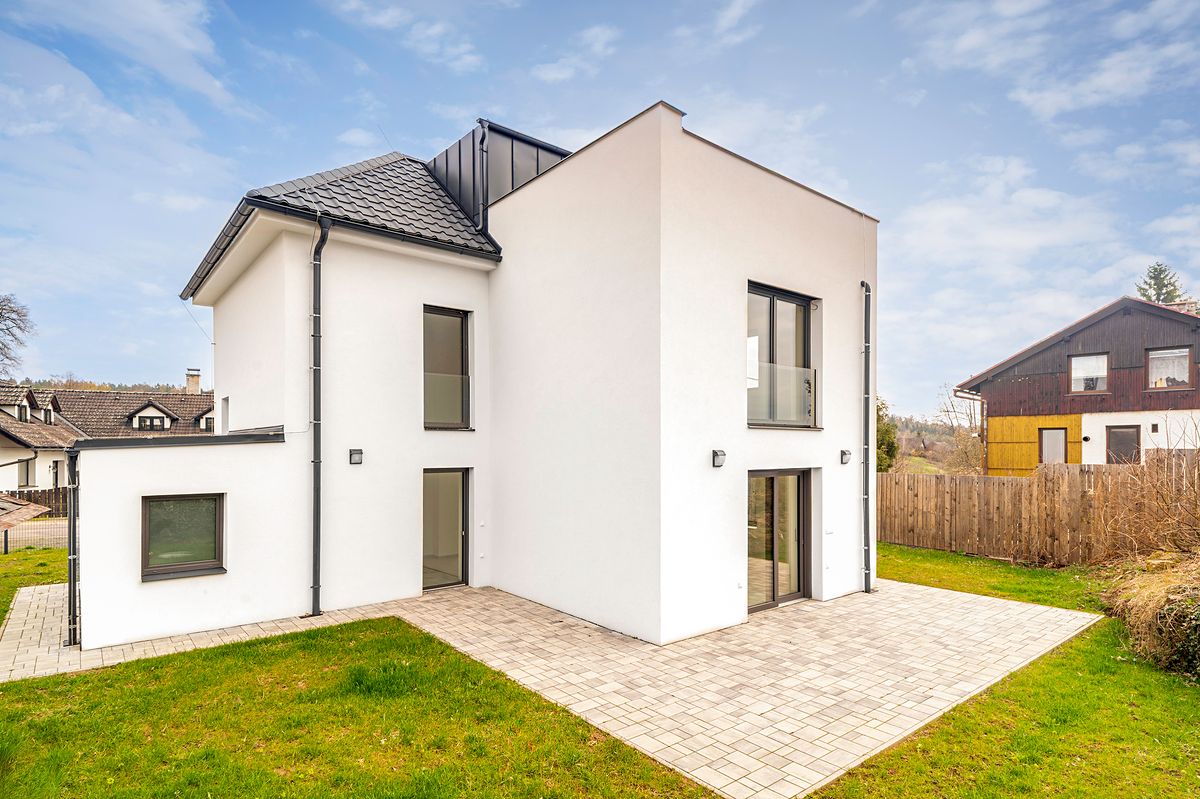 Prodej rodinného domu 155 m², pozemek 495 m² – fotografie 2