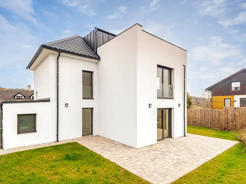 Prodej rodinného domu 155 m², pozemek 495 m², Trotina – náhled fotky 1