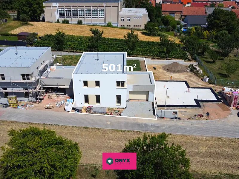 Prodej rodinného domu 242 m², pozemek 501 m², Rousínov – náhled fotky 2
