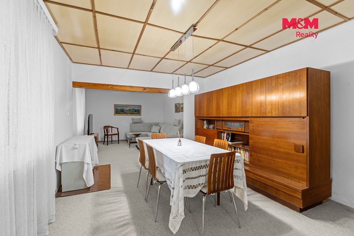 Prodej rodinného domu 245 m², pozemek 643 m² – fotografie 3