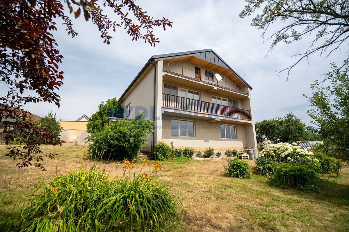 Prodej vícegeneračního domu 252 m², pozemek 1358 m²