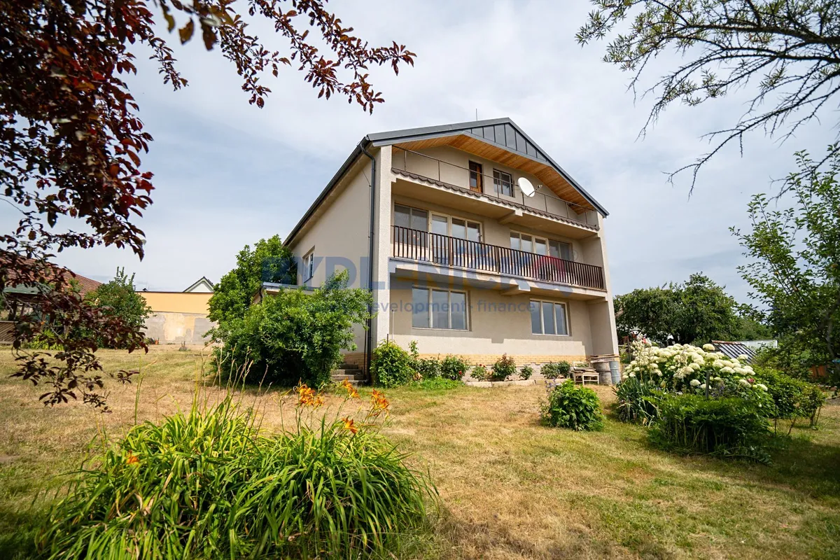 Prodej vícegeneračního domu 252 m², pozemek 1358 m²