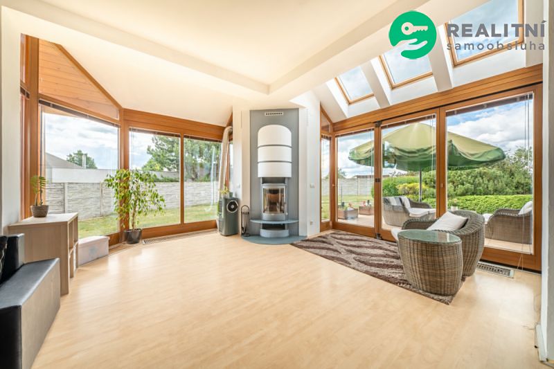 Prodej rodinného domu 257 m², pozemek 1726 m² – fotografie 4