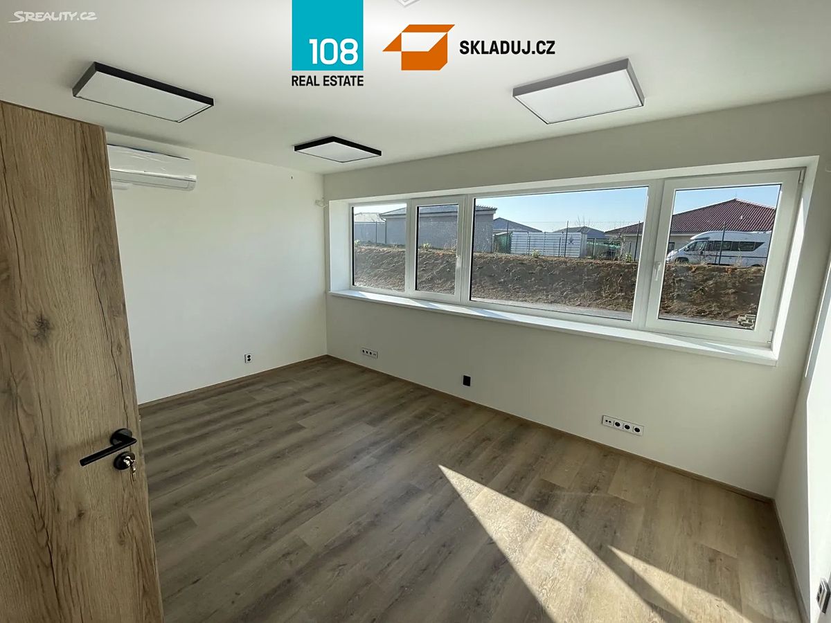 Pronájem skladového prostoru 1890 m² – fotografie 4