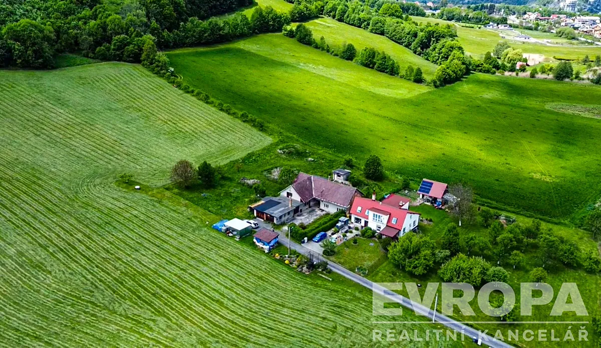Prodej rodinného domu 362 m², pozemek 3008 m²