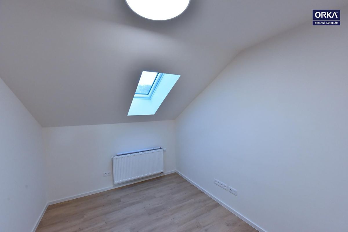 Pronájem rodinného domu 148 m², pozemek 658 m² – fotografie 5
