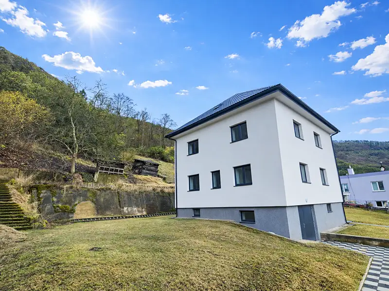 Prodej rodinného domu 272 m², pozemek 1368 m², Ústí nad Labem – náhled fotky 2