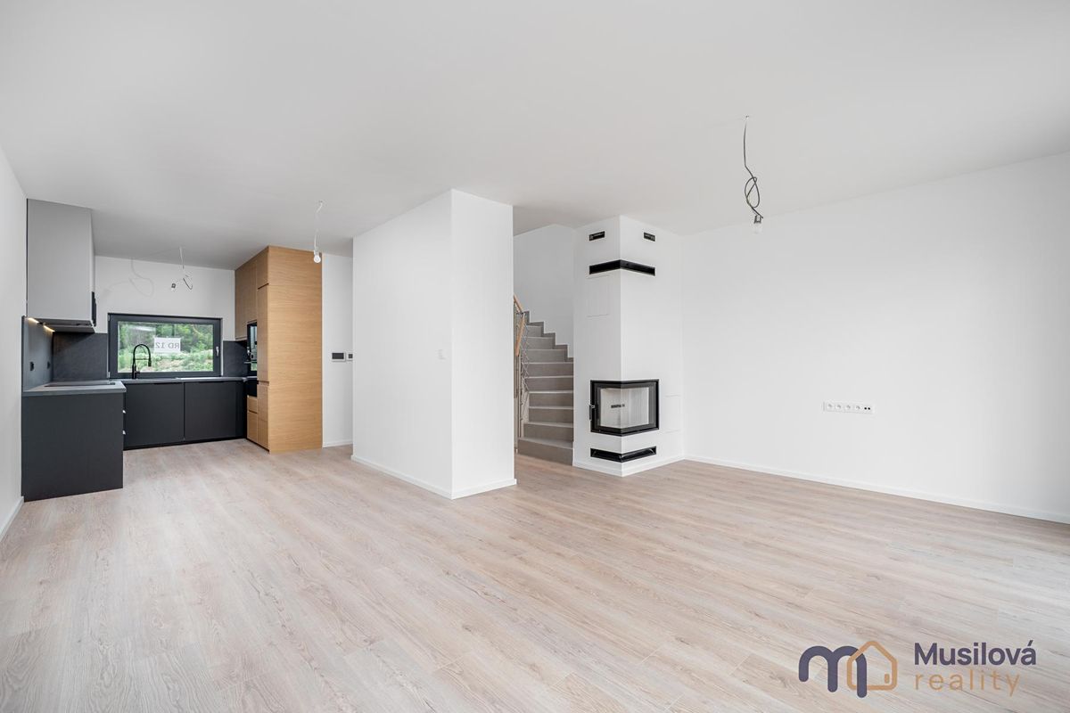 Pronájem rodinného domu 92 m², pozemek 384 m² – fotografie 3