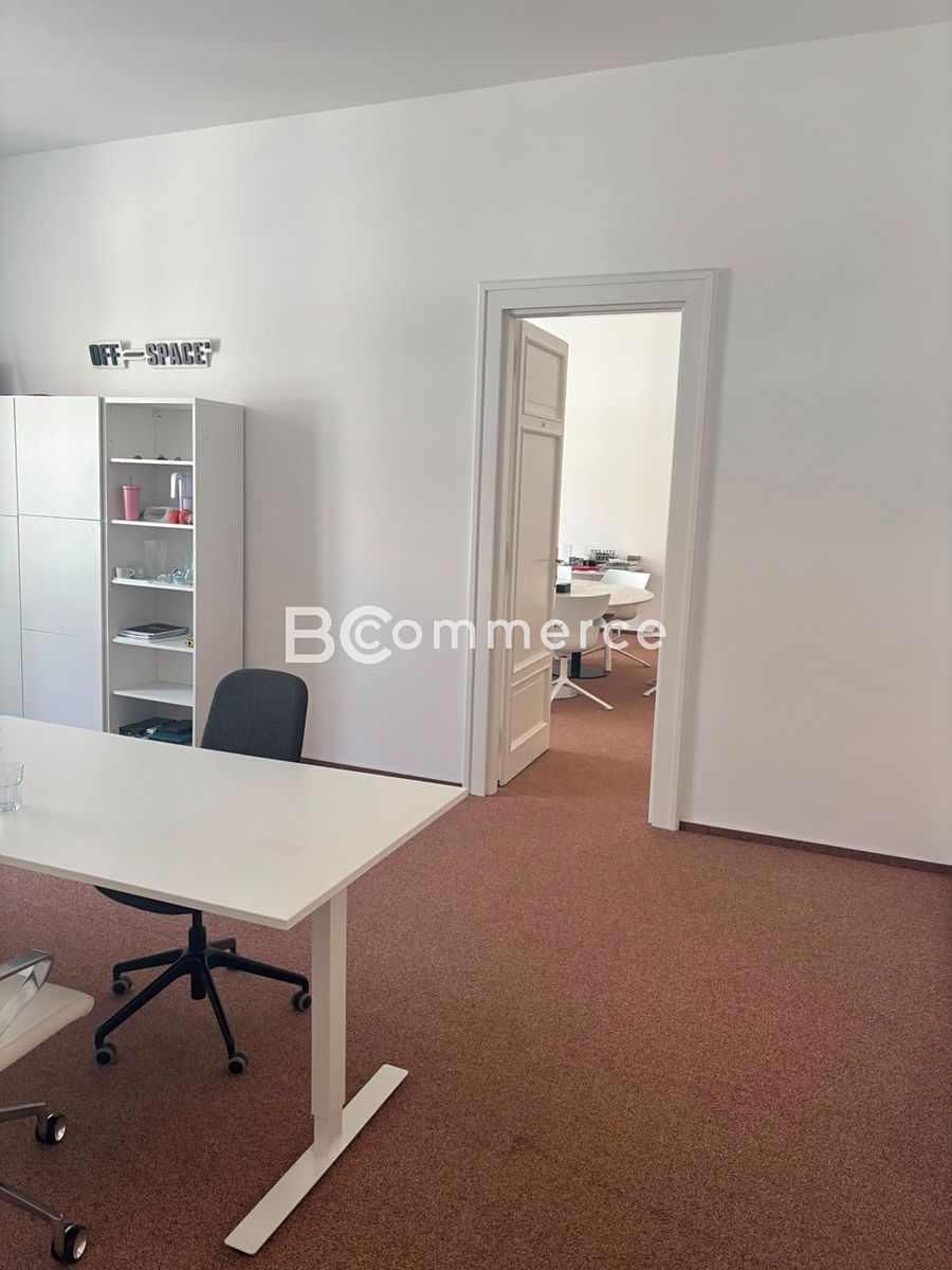 Pronájem kanceláře 67 m² – fotografie 3