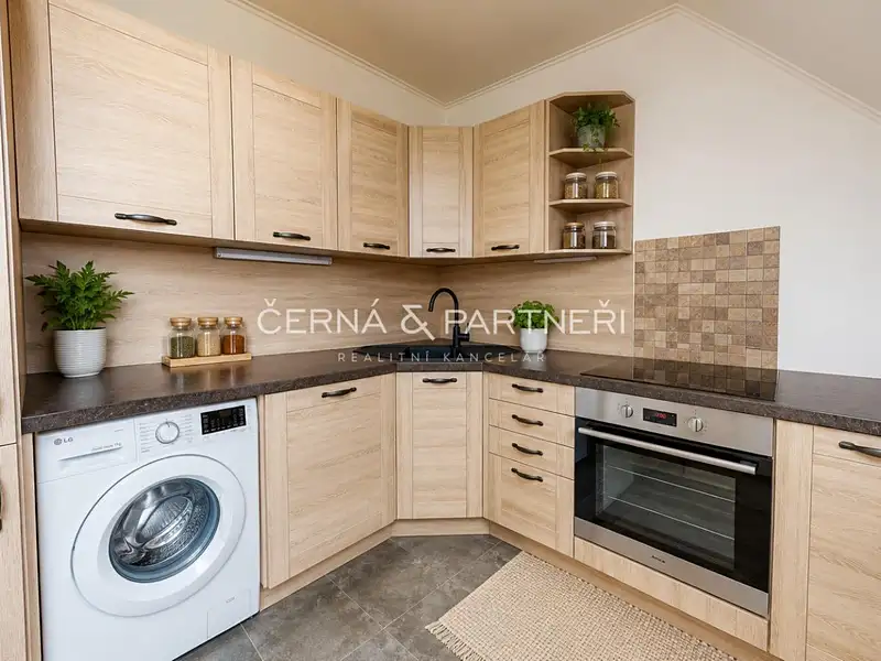 Prodej bytu 2+kk 50 m², Nupaky – náhled fotky 1