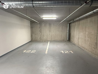 Pronájem garážového stání 18 m²
