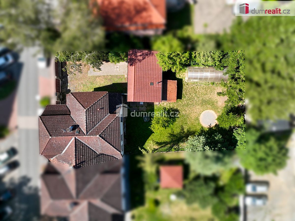 Prodej rodinného domu 190 m², pozemek 727 m² – fotografie 2