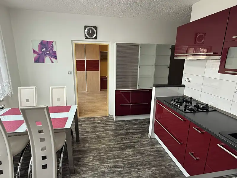 Pronájem bytu 3+1 74 m², Třebíč – náhled fotky 3