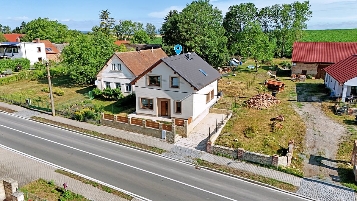 Prodej rodinného domu 136 m², pozemek 501 m² – fotografie 2
