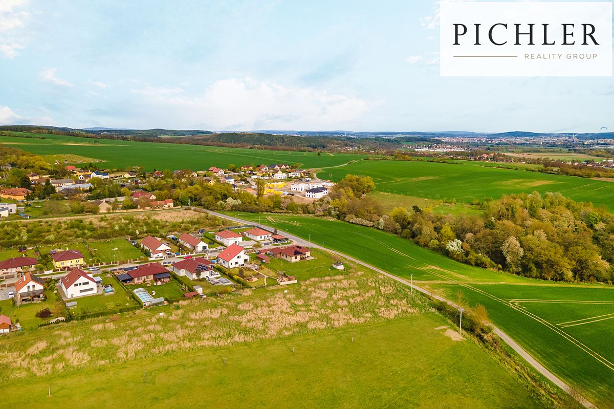 Prodej stavebního pozemku 966 m² – fotografie 3