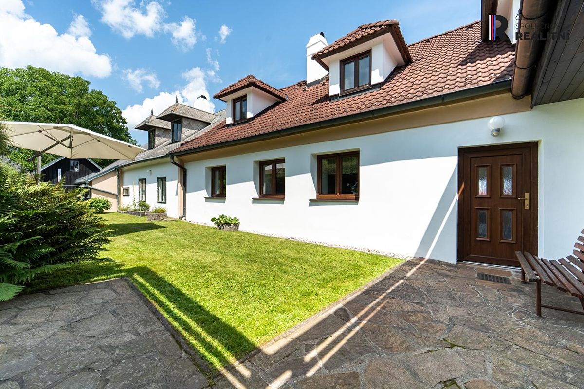 Prodej rodinného domu 387 m², pozemek 6108 m² – fotografie 3
