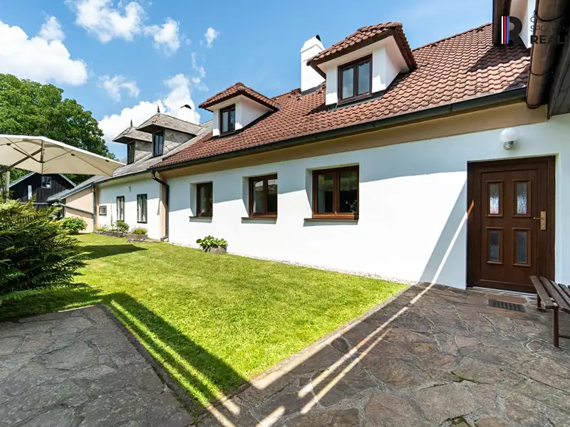 Prodej rodinného domu 387 m², pozemek 6108 m², Horní Stropnice – náhled fotky 3