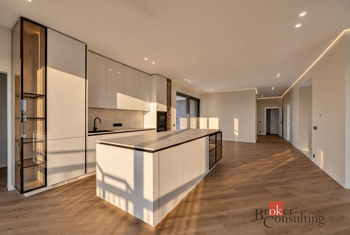 Prodej rodinného domu 220 m², pozemek 686 m²