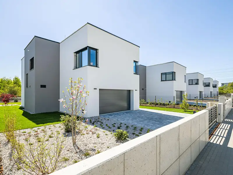 Prodej rodinného domu 295 m², pozemek 587 m², Praha – náhled fotky 3