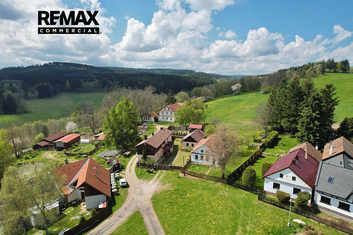 Prodej rodinného domu 282 m², pozemek 1182 m²
