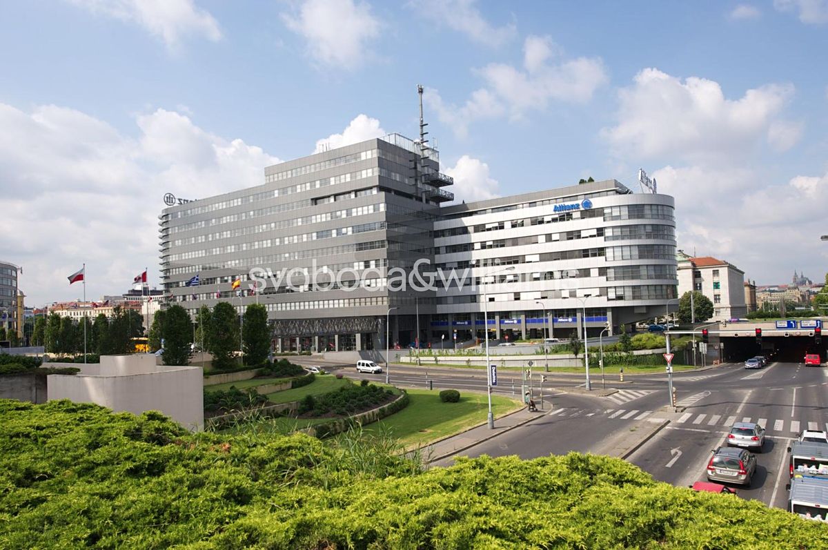 Pronájem kanceláře 574 m² – fotografie 4