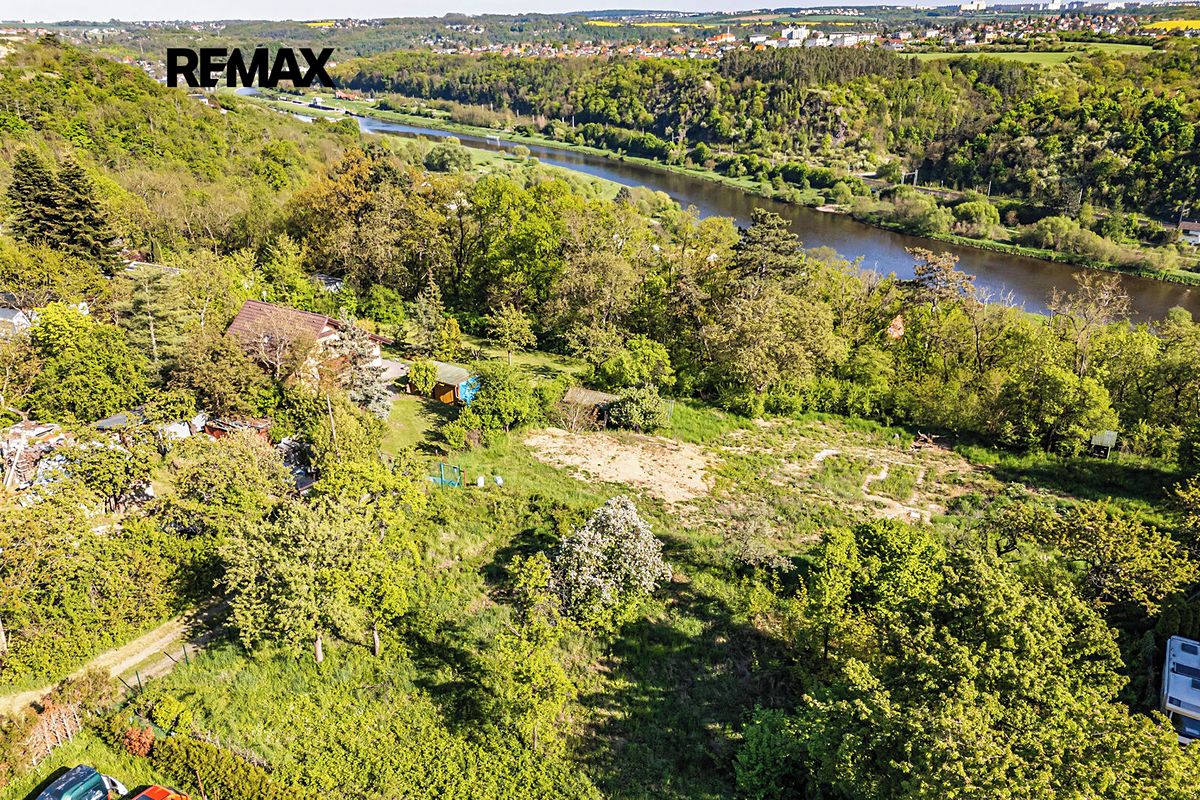 Prodej stavebního pozemku 1070 m² – fotografie 5