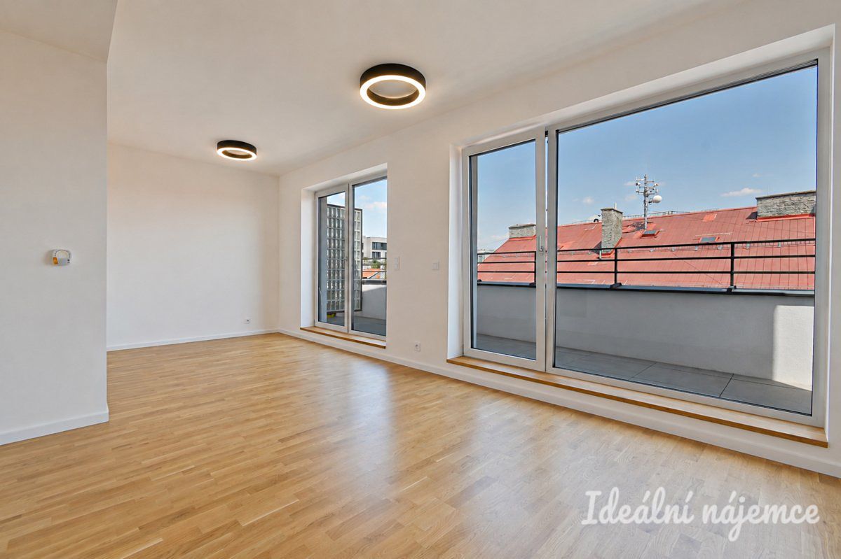 Pronájem bytu 2+kk 36 m² – fotografie 3