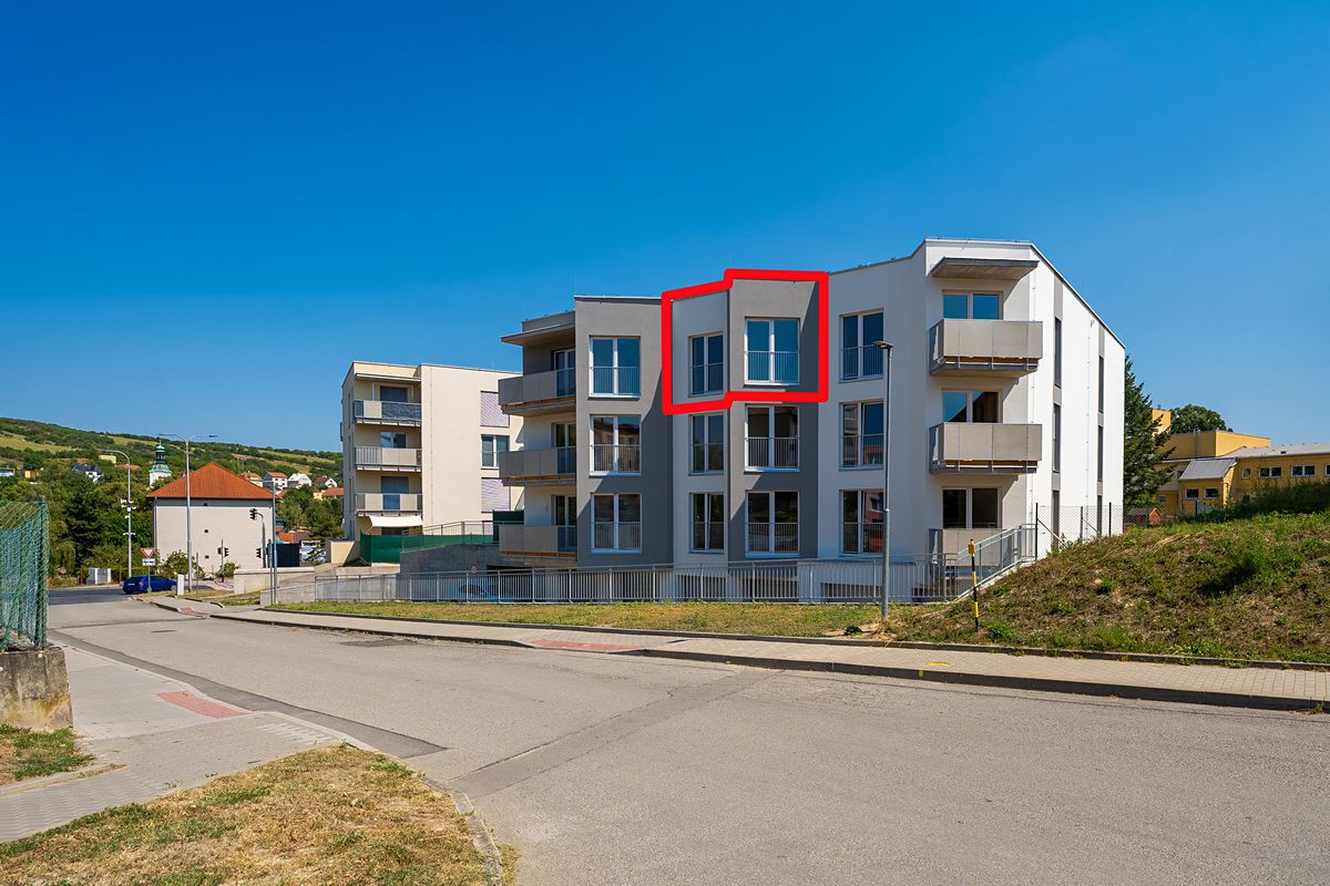 Pronájem bytu 2+kk 49 m² – fotografie 2