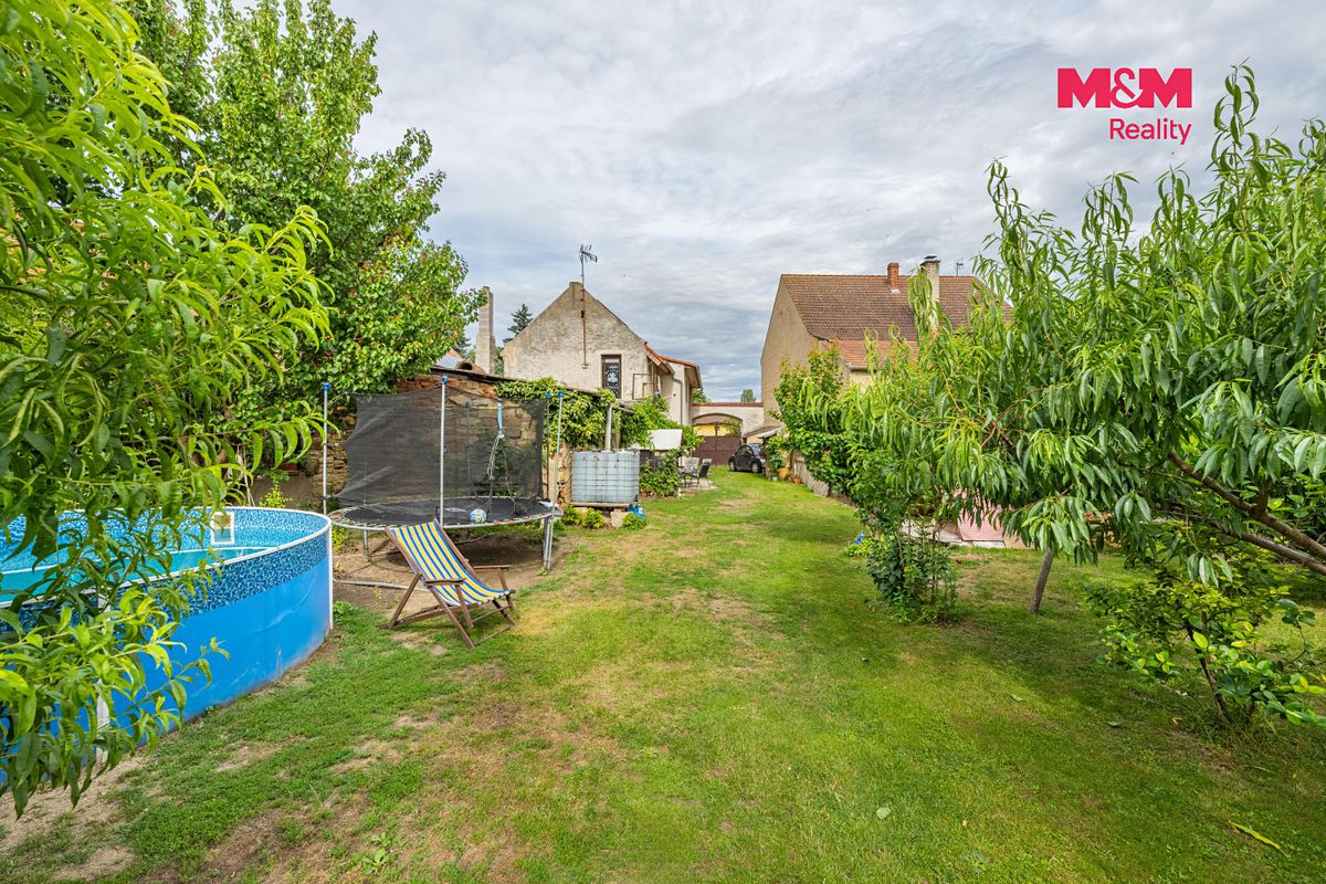 Prodej rodinného domu 208 m², pozemek 882 m² – fotografie 5