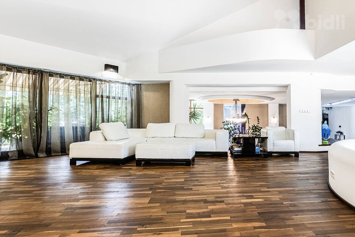 Prodej rodinného domu 1250 m², pozemek 3153 m² – fotografie 3